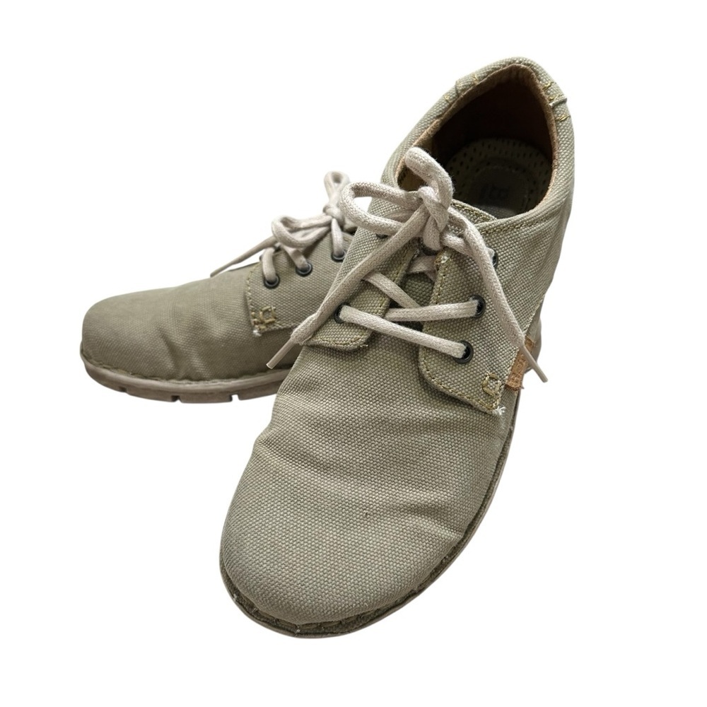 Born Men’s Size 9.5 M Lace Up Canvas Sneaker Shoe H47402